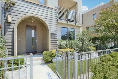 13219 Victory Blvd, Van Nuys, CA 91401