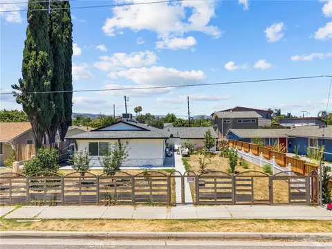 23817 Victory Blvd, West Hills, CA 91307