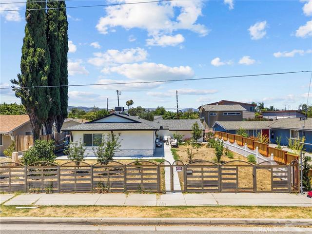 23817 Victory Blvd, West Hills, CA 91307