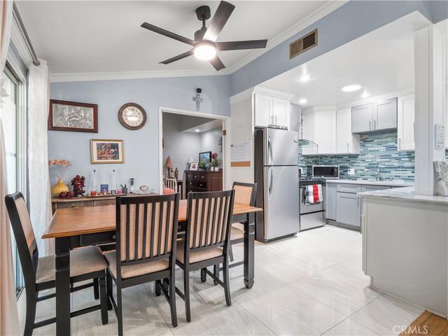 26835 Avenue Of The Oaks #B, Newhall, CA 91321
