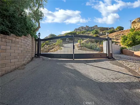 501 Thompson Ave, Chatsworth, CA 91311