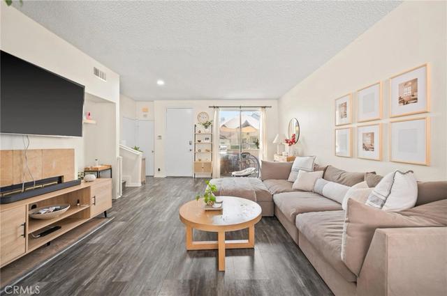 13901 Olive View Ln #42, Sylmar, CA 91342