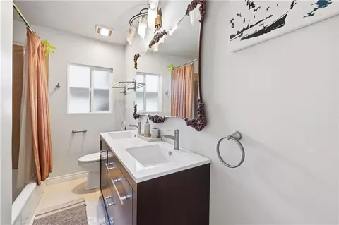 Bath - 9363 Gullo, Pacoima, CA 91331 photo 6 of 6