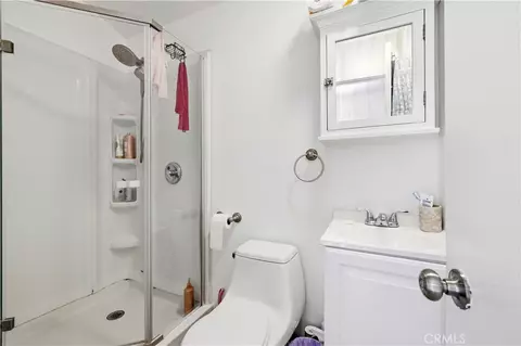 Bath - 9363 Gullo, Pacoima, CA 91331 photo 3 of 6