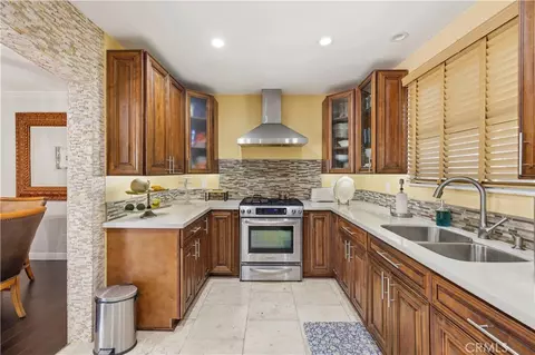 Kitchen - 9363 Gullo, Pacoima, CA 91331 photo 3 of 4