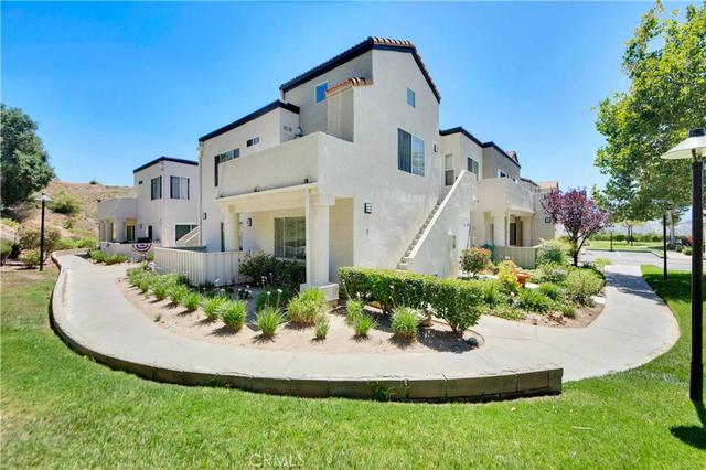21203 Trumpet Dr #102, Newhall, CA 91321