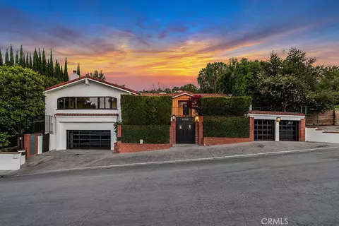 21520 Arcos, Woodland Hills, CA 91364