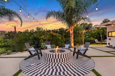 21520 Arcos, Woodland Hills, CA 91364