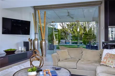 Living - 13157 Chandler Blvd, Sherman Oaks, CA 91401 photo 2 of 3