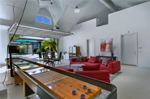 Living - 13157 Chandler Blvd, Sherman Oaks, CA 91401 photo 3 of 3