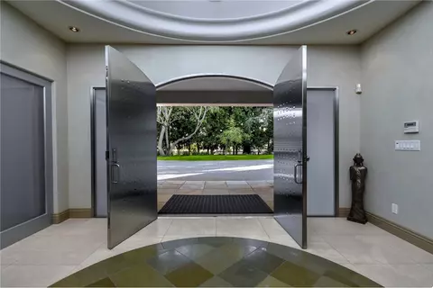 Entry Way - 13157 Chandler Blvd, Sherman Oaks, CA 91401 photo 1 of 3