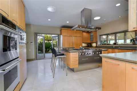 Kitchen - 13157 Chandler Blvd, Sherman Oaks, CA 91401 photo 1 of 2