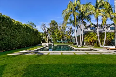 Exterior - 13157 Chandler Blvd, Sherman Oaks, CA 91401 photo 7 of 14