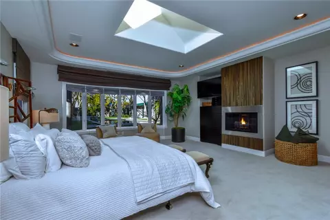 Bedroom - 13157 Chandler Blvd, Sherman Oaks, CA 91401 photo 3 of 8
