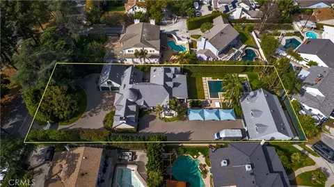 View/Area - 13157 Chandler Blvd, Sherman Oaks, CA 91401 photo 3 of 4