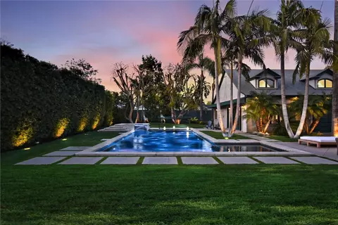 Exterior - 13157 Chandler Blvd, Sherman Oaks, CA 91401 photo 12 of 14