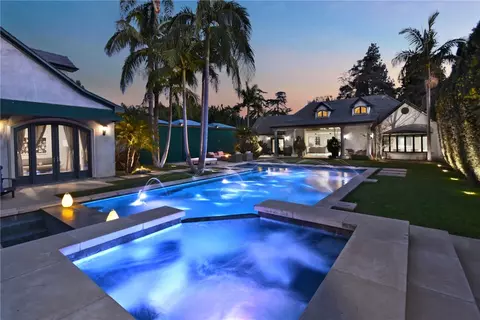 Exterior - 13157 Chandler Blvd, Sherman Oaks, CA 91401 photo 2 of 14