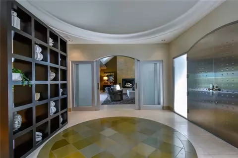 Entry Way - 13157 Chandler Blvd, Sherman Oaks, CA 91401 photo 2 of 3