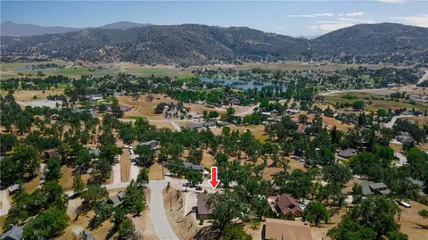 29801 Greenwater Dr, Tehachapi, CA 93561 photo 5