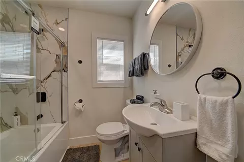 Bath - 12871 Osborne St, Arleta, CA 91331 photo 4 of 5