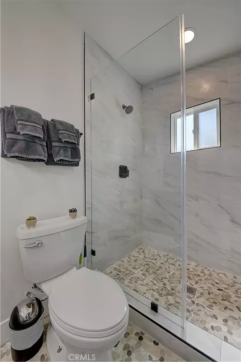 Bath - 12871 Osborne St, Arleta, CA 91331 photo 2 of 5