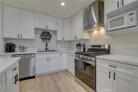 Kitchen - 12871 Osborne St, Arleta, CA 91331 photo 3 of 6