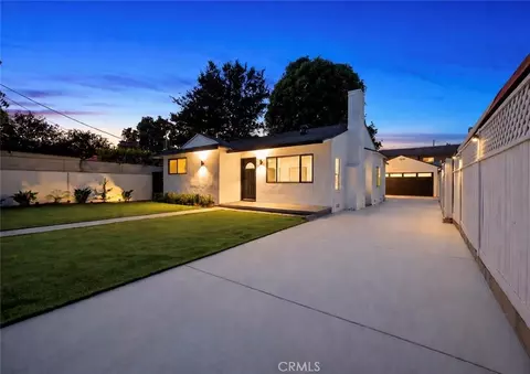 15445 Archwood St, Van Nuys, CA 91406