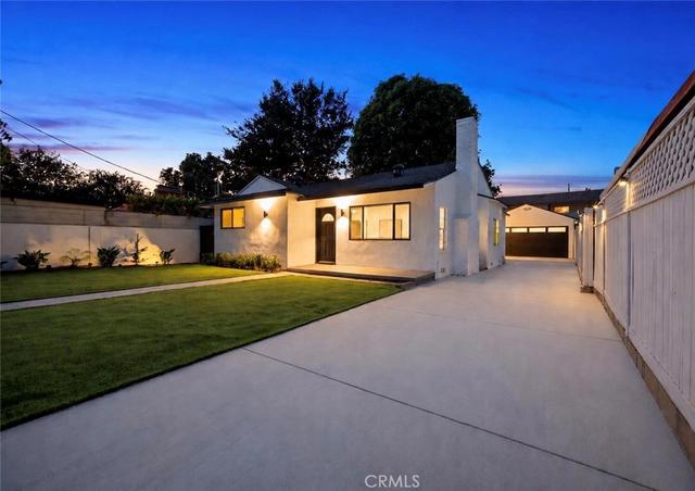 15445 Archwood St, Van Nuys, CA 91406