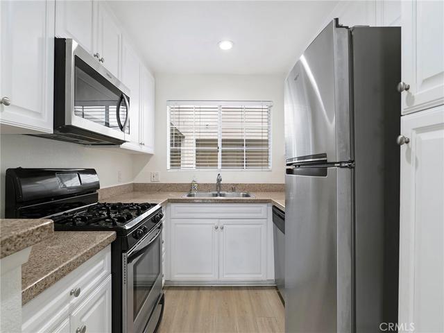 5510 Owensmouth #212, Woodland Hills, CA 91367