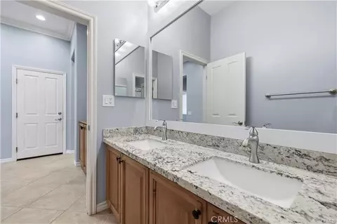 Bath - 2004 Turnberry Dr, Oxnard, CA 93036 photo 4 of 8