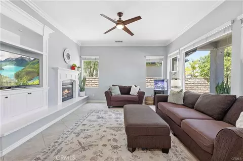 Living - 2004 Turnberry Dr, Oxnard, CA 93036 photo 1 of 3