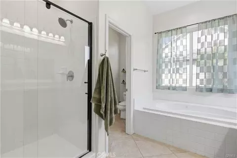 Bath - 2004 Turnberry Dr, Oxnard, CA 93036 photo 8 of 8