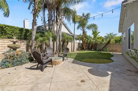 Exterior - 2004 Turnberry Dr, Oxnard, CA 93036 photo 13 of 16