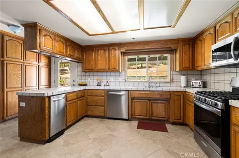 Kitchen - 33923 53rd St W, Acton, CA 93510 photo 1 of 2
