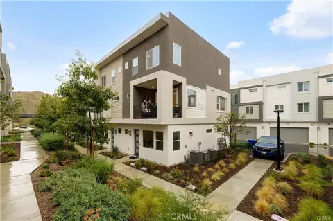 26799 Keystone Loop, Valencia, CA 91381 photo 2