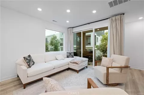 26799 Keystone Loop, Valencia, CA 91381 photo 6
