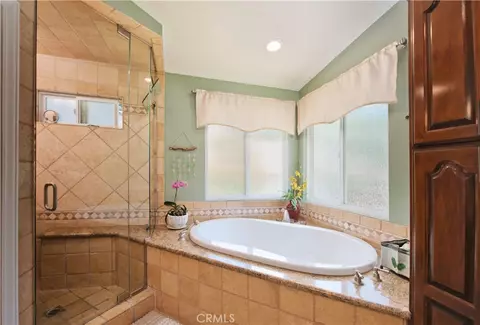 Bath - 25023 Everett, Newhall, CA 91321 photo 2 of 4