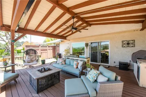 Exterior - 25023 Everett, Newhall, CA 91321 photo 4 of 6