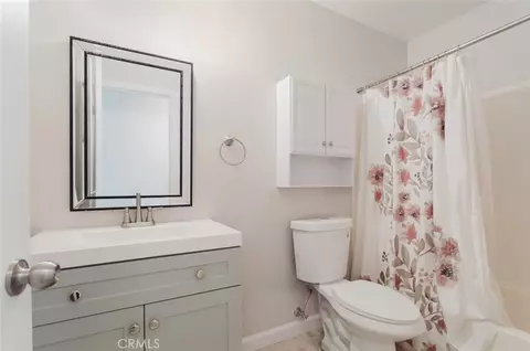 Bath - 36836 Meadowview Ct, Palmdale, CA 93552 photo 1 of 4