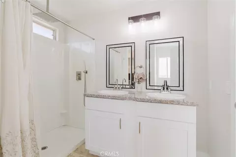 Bath - 36836 Meadowview Ct, Palmdale, CA 93552 photo 2 of 4