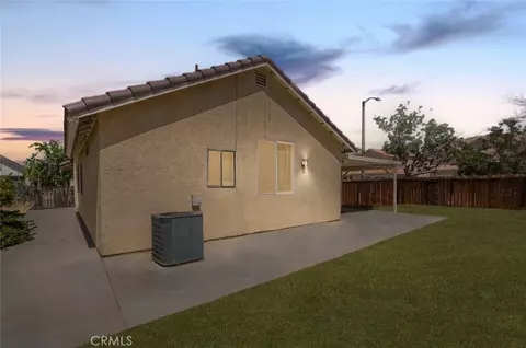 Exterior - 36836 Meadowview Ct, Palmdale, CA 93552 photo 4 of 5