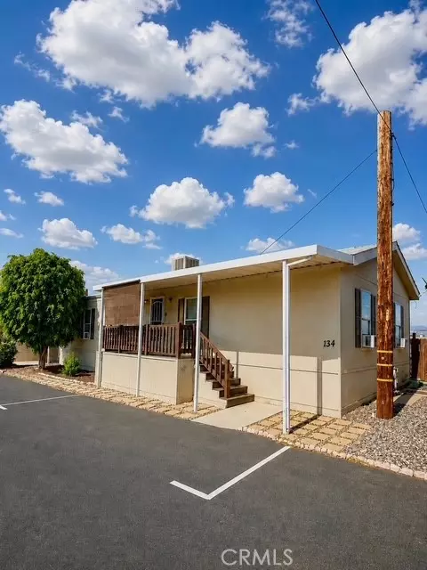 7560 Woodman #134, Van Nuys, CA 91405
