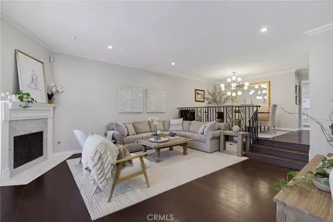 21901 Burbank, Woodland Hills, CA 91367