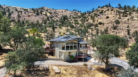 21800 Quail Springs Rd, Golden Hills, CA 93561