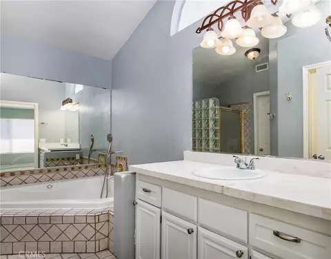 Bath - 735 E Avenue K7, Lancaster, CA 93535 photo 2 of 4