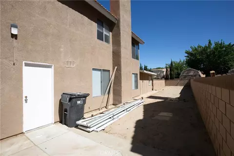Exterior - 735 E Avenue K7, Lancaster, CA 93535 photo 8 of 9
