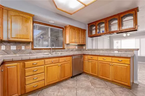 Kitchen - 735 E Avenue K7, Lancaster, CA 93535 photo 2 of 2