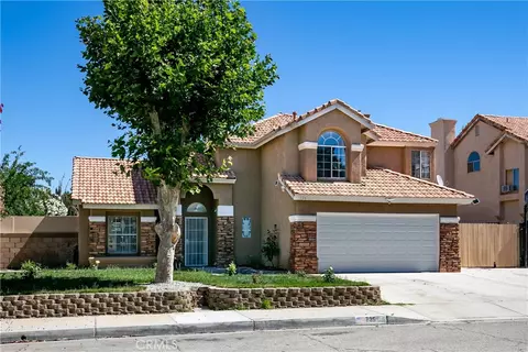 Exterior - 735 E Avenue K7, Lancaster, CA 93535 photo 3 of 9
