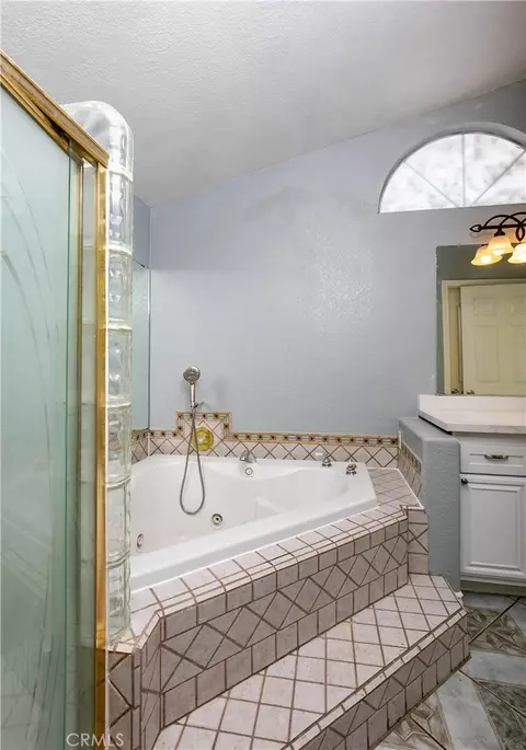 Bath - 735 E Avenue K7, Lancaster, CA 93535 photo 3 of 4