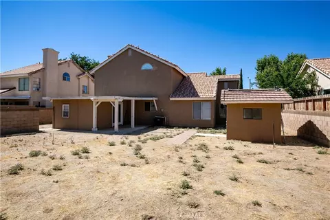 Exterior - 735 E Avenue K7, Lancaster, CA 93535 photo 5 of 9